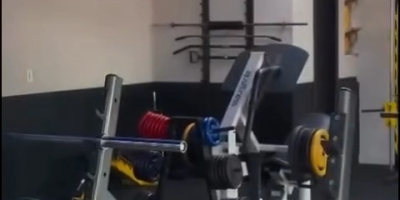 Aparelhos de musculação no salão